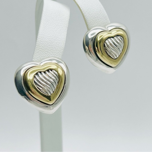 David Yurman Heart Sculpted
Earrings With 18k Gold - Picture 6 of 9